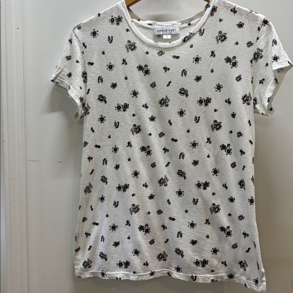 Amour Vert White Floral Tee